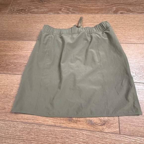 Patagonia Women's Fleetwith Skort Size XS Olive Green Outdoor, Hiking, Athletic - Picture 14 of 14